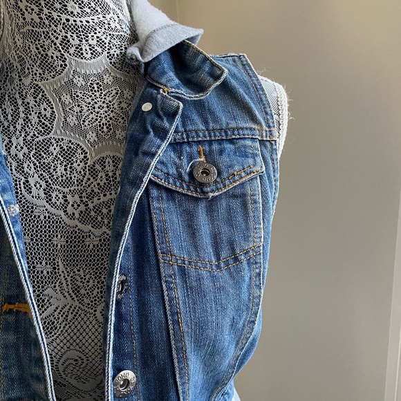 Cropped Denim Vest with Hood Size Small - Picture 3 of 6